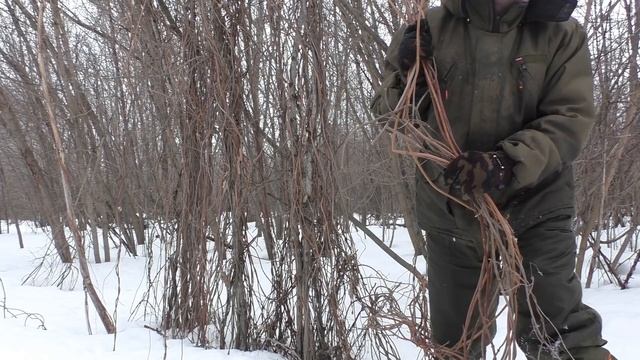 ЦЕЛЫЙ ДЕНЬ строил СНЕЖНЫЙ ДОМ c ПОМОЩЬЮ САПЁРНОЙ ЛОПАТКИ и МУЛЬТИТУЛА! смотреть онлайн