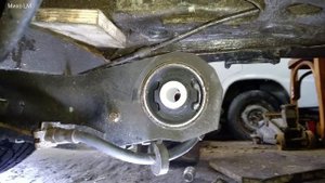 Audi 100  задние балочные сайлентблоки