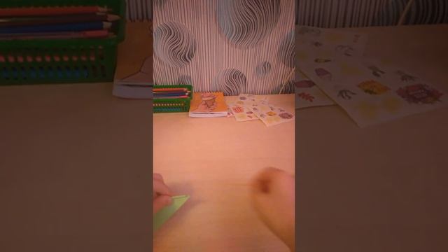 КАК СДЕЛАТЬ БУКЕТ ЦВЕТОВ ИЗ БУМАГИ СВОИМИ РУКАМИ/ПОДАРОК МАМЕ смотреть онлайн