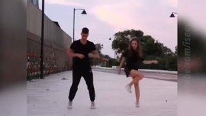 Под панк рок можно танцевать)