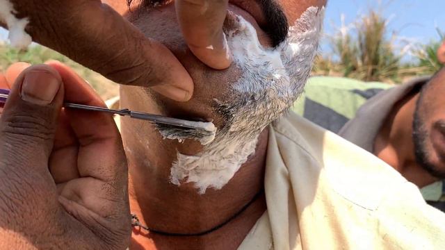 ASMR Fast Beard Shaving But Barber is(100 Year Old) !![ASMR] смотреть онлайн