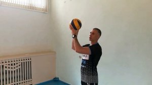 Силовая подача в прыжке.