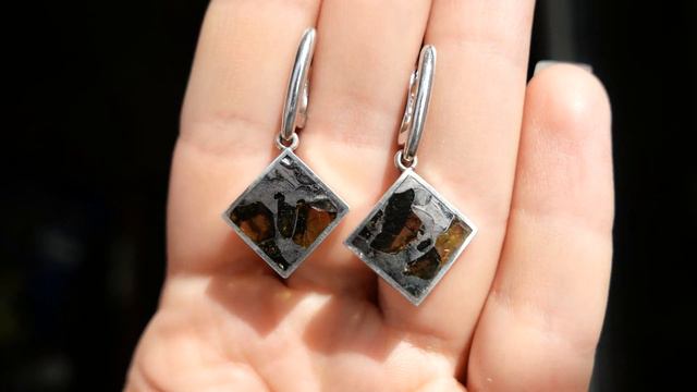 Серьги с метеоритом палласитом Сеймчан