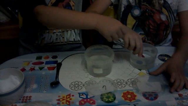 Как железо ржавеет в соленой и обычной воде? Часть первая - начало эксперимента смотреть онлайн