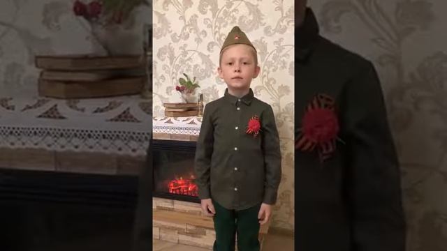 043 Конкурс! Стихотворение Светланы Одинокой "Фотография вложена в старую книжку" смотреть онлайн