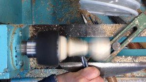 Рюмка из дерева со смещенным центром. Точим на токарном станке