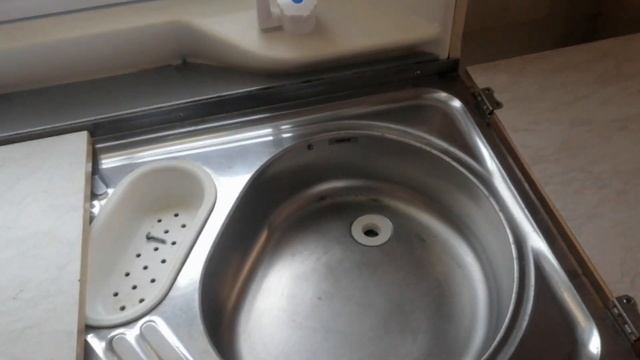 Обзор европейского прицепа-дачи Home Car 512, 5-6 мест с кроватью смотреть онлайн