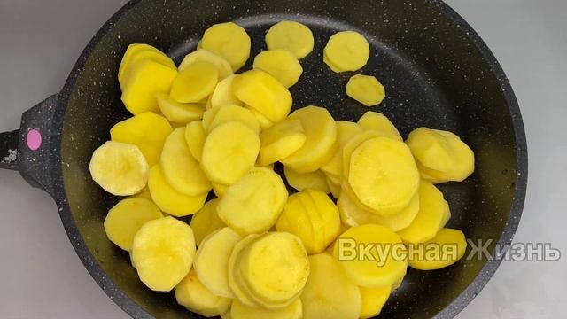Просто, но родные ОБОЖАЮТ! Есть КАРТОФЕЛЬ и кусочек МЯСА, тогда Вам СЮДА!