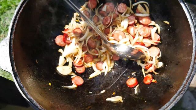 ЛЕЧО ПО-ВЕНГЕРСКИ В КАЗАНЕ НА КОСТРЕ смотреть онлайн