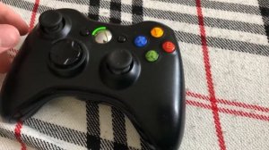 Геймпад Xbox 360 продолжает вибрировать