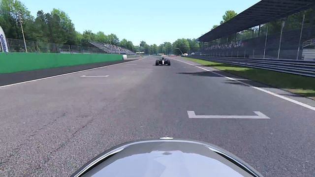 Mercedes F1 2018 vs Mercedes Silver Arrow Concept - Monza смотреть онлайн