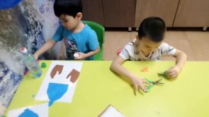 Учимся вырезать, старшая группа первый опыт работы с ножницами ?