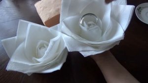 Как сложить САЛФЕТКИ с ПОМОЩЬЮ СТАКАНА / Slaganje salveta uz čašu / Napkin folding glass