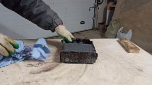 разбираю автомобильный аккумулятор  после промывки содовым раствором! Что там внутри?