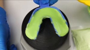 JT-14 - вибростолик с круглой рабочей поверхностью , применяются в ортопедической стоматологии.