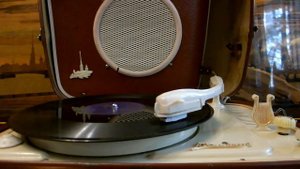 "Простая девчонка"исп.нар.песня,русск.текст Т.Сикорской-Клавдия Шульженко,Б.Я.Мандрус (ф-но)