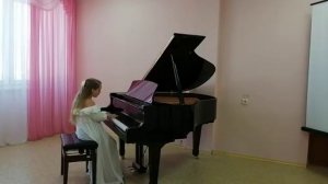 Канина Милена 2 класс 8 лет Р. Шуман "Сицилийский танец"