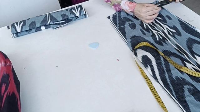 Национальное Таджикское платье из атласа прямое платье