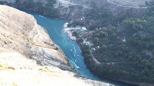 Дагестан. Сулакский каньон восхищает: орлы летают, речка внизу бирюзовая вьется. Экстрим-поездка.