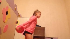Перекаты с мячом!