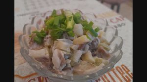 Салат с шампиньонами и огурцами