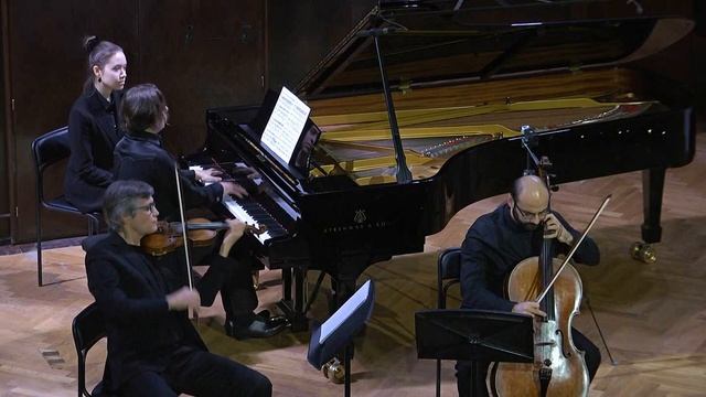 Чайковский. Адажио из балета "Лебединое озеро". С. Якович (скр), Я.Кацнельсон(фп), Э.Мартиросян(влч смотреть онлайн