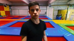 Простые трюки на батуте #2. Кувырок вперед и назад.