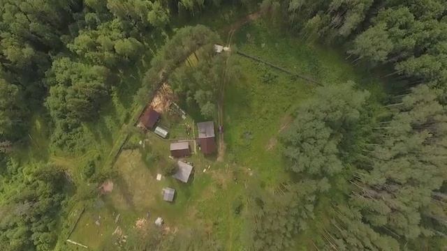 Участок 1га в ЛЕСУ с ПРУДОМ и постройками (общий вид с квадрокоптера) смотреть онлайн