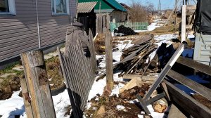 Апрельские приключения уборка в курятнике, сломанный забор и неожиданный снег