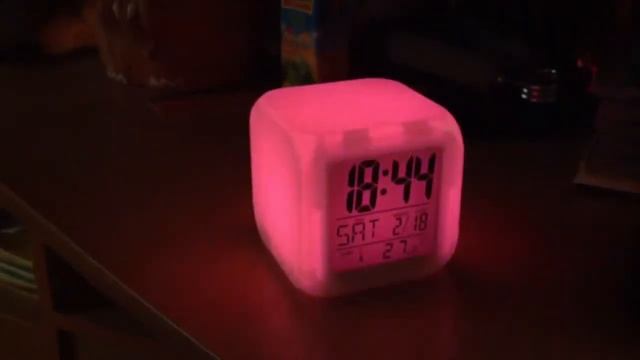 Часы будильник Кубик смотреть онлайн