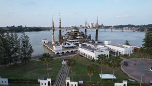 Surah Ar Rahman сура ар рохман. Очень красивое чтение. Наслаждайтесь Кораном.