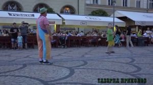 Клоун на улице.Pepe The Clown - VERY FUNNY clown on street (Poland 2014), 4k
