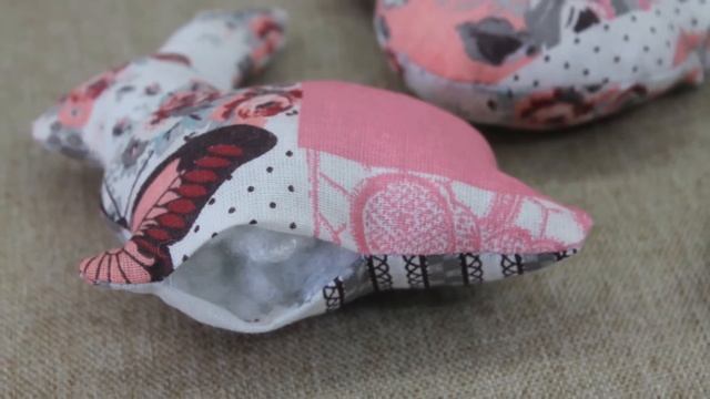 Пасхальный зайчик и птичка из хлопка своими руками. смотреть онлайн