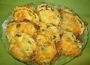 Мясо запеченное под шапочкой
