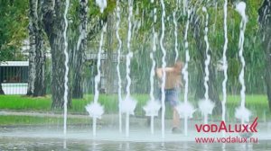 В парке имени Михаила Бабушкина пешеходный фонтан