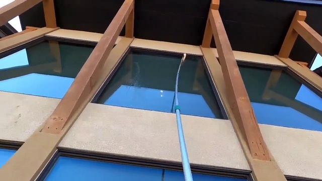 Как мыть окна с телескопической штангой . смотреть онлайн