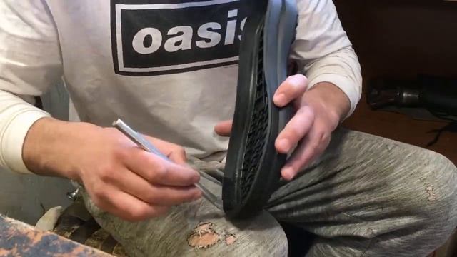 Как заменить подошву Дома. Ремонт обуви своими Руками Треснула Подошва .SHOE REPAIR जूते की मरम्मत смотреть онлайн