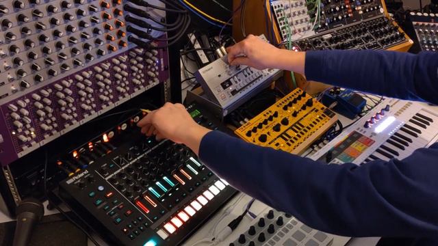 BdB one - Lust auf 303 mit Roland TR-8S, TB-03, Berhringer TD-3-MO, ERM Multiclock смотреть онлайн