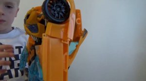БАМБЛБИ. Распаковка игрушки трансформер БАМБЛБИ.