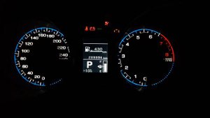 Mitsubishi Outlander панель приборов пересвет