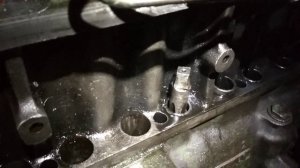 OM 364 вытаскиваем заклинивший толкатель клапана