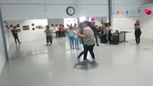Taller kizomba 04-may-19 смотреть онлайн