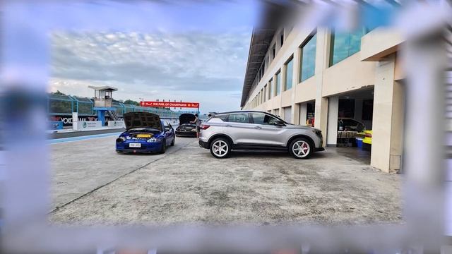 GJ Caparros with his Geely Coolray смотреть онлайн