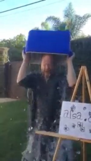 Joss Whedon's ALS Ice Bucket Challenge 23 08 2014