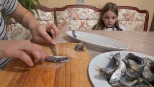 Готовим маринованную ставридку по старому Черноморскому рецепту.