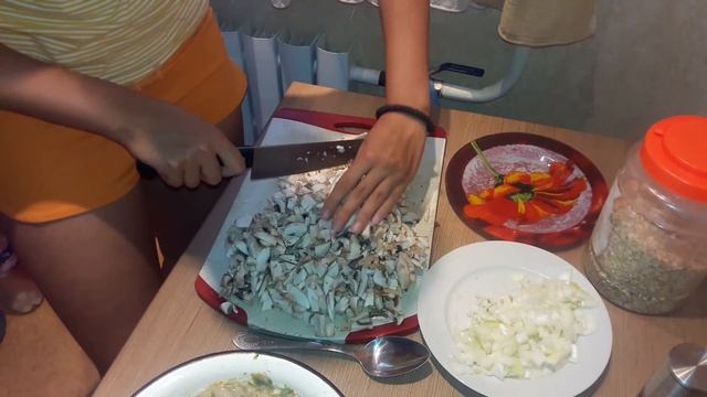 Диетические куриные паровые котлеты с грибной начинкой смотреть онлайн