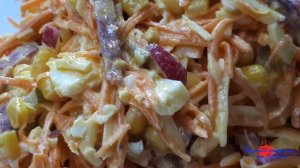 салат с морковью по корейски, солеными огурцами и копченой колбасой