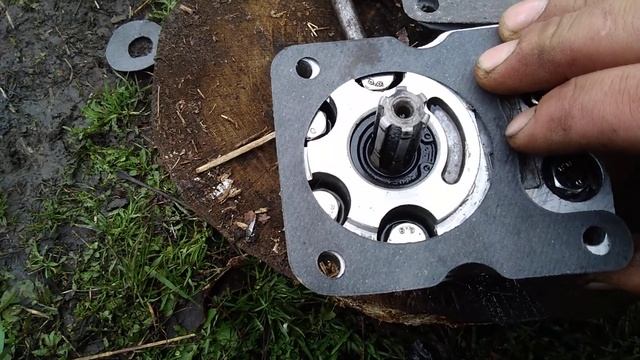 Замена прокладки насоса нш 10 мтз 80 смотреть онлайн