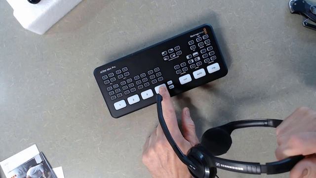 ATEM Mini Pro - Unboxing смотреть онлайн