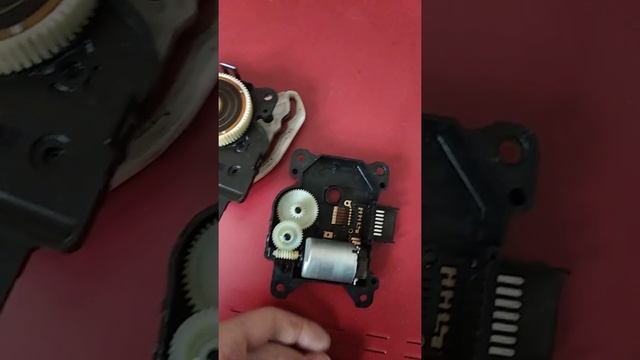 Сервопривод заслонок печки Lexus Диагностика и ремонт смотреть онлайн